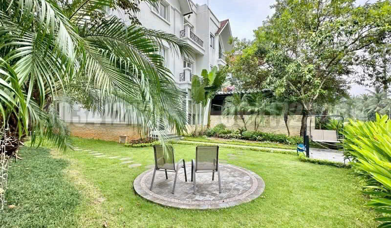 affordable garden villa in Hoa Sua Vinhomes Riverside (3)