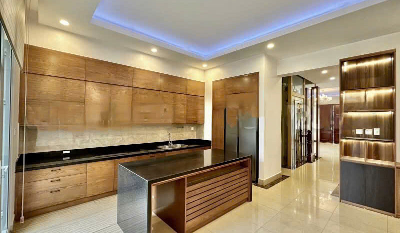 affordable garden villa in Hoa Sua Vinhomes Riverside (4)