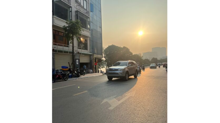 street front house for rent on xuan dieu tay ho (2)