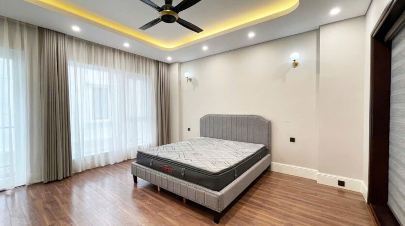 villa with basement for rent in ciputra (2)