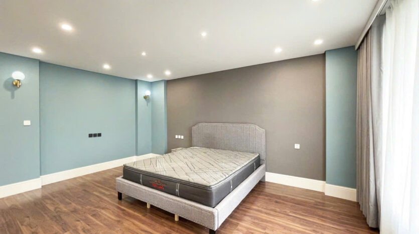 villa with basement for rent in ciputra (36)