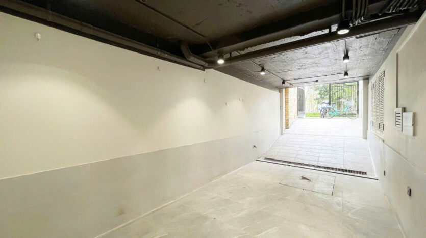 villa with basement for rent in ciputra (41)