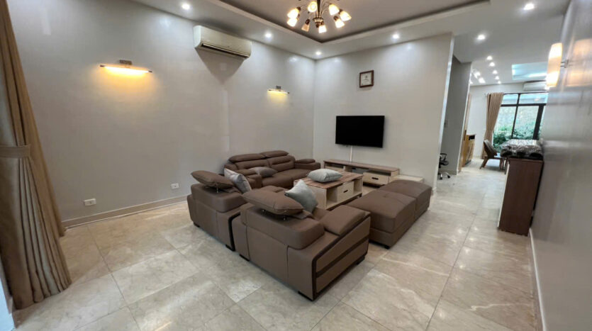 Villa in T7 Block with garage for rent (11)