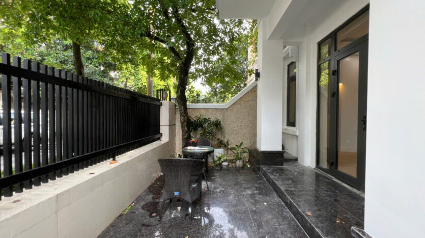 Villa in T7 Block with garage for rent (13)
