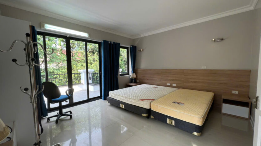 Villa in T7 Block with garage for rent (19)