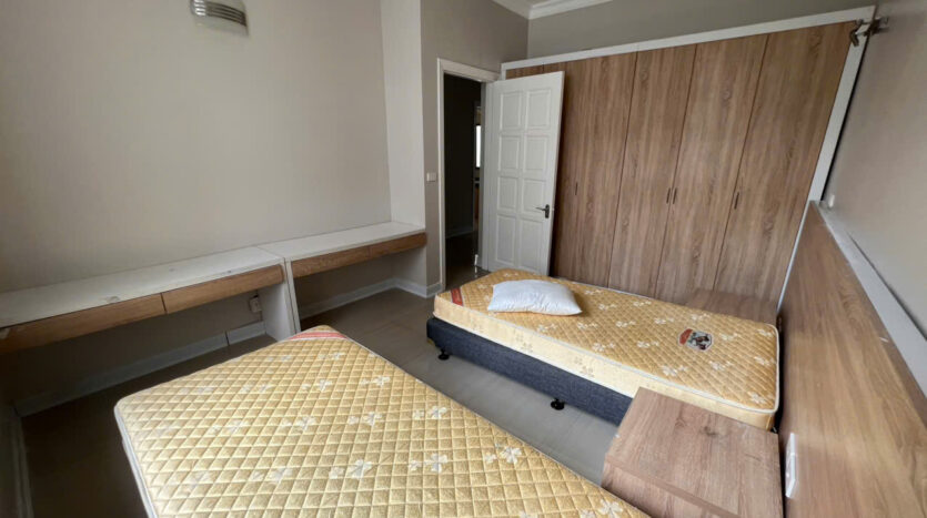 Villa in T7 Block with garage for rent (21)