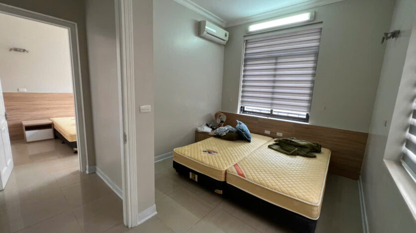 Villa in T7 Block with garage for rent (23)
