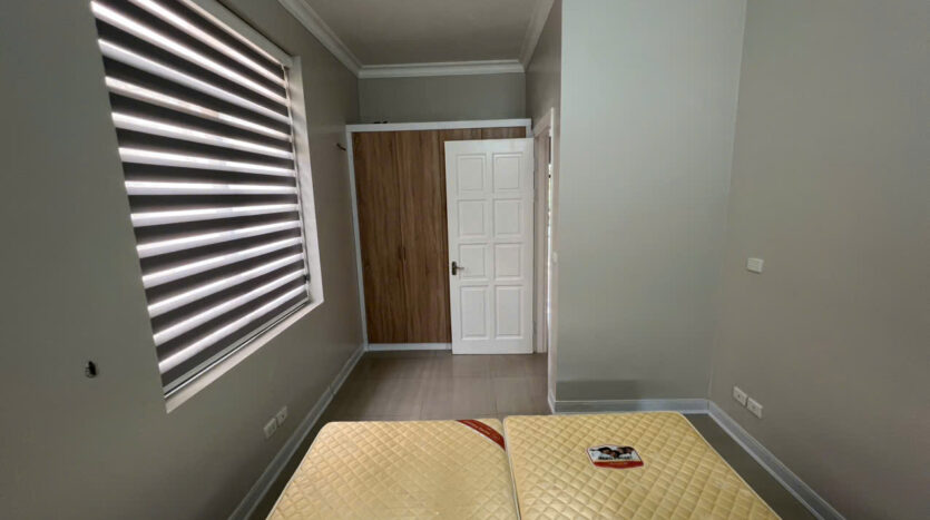 Villa in T7 Block with garage for rent (24)