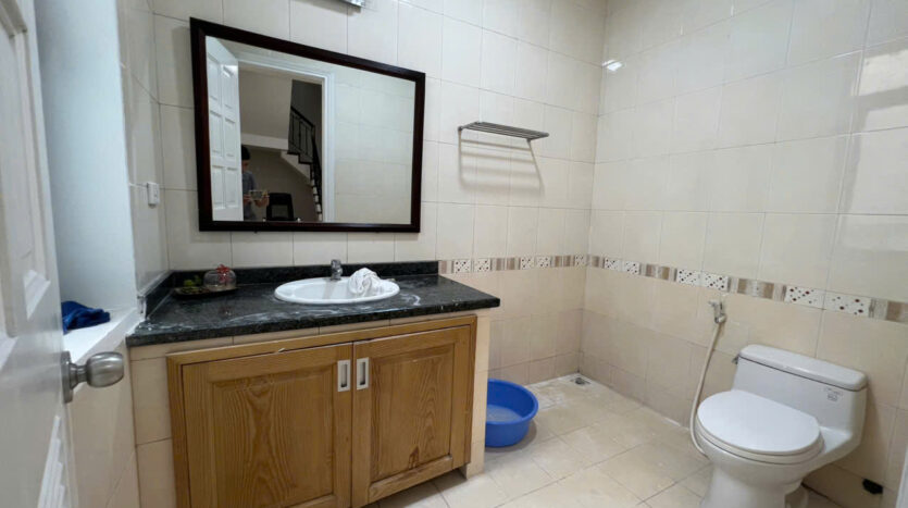 Villa in T7 Block with garage for rent (3)