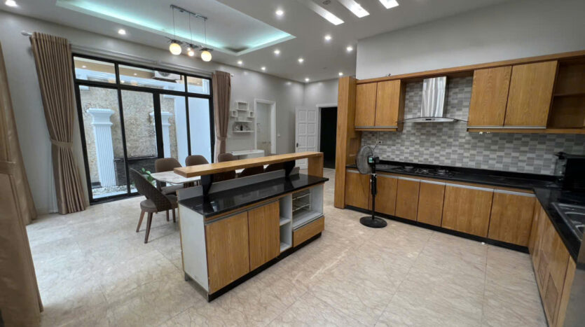 Villa in T7 Block with garage for rent (4)