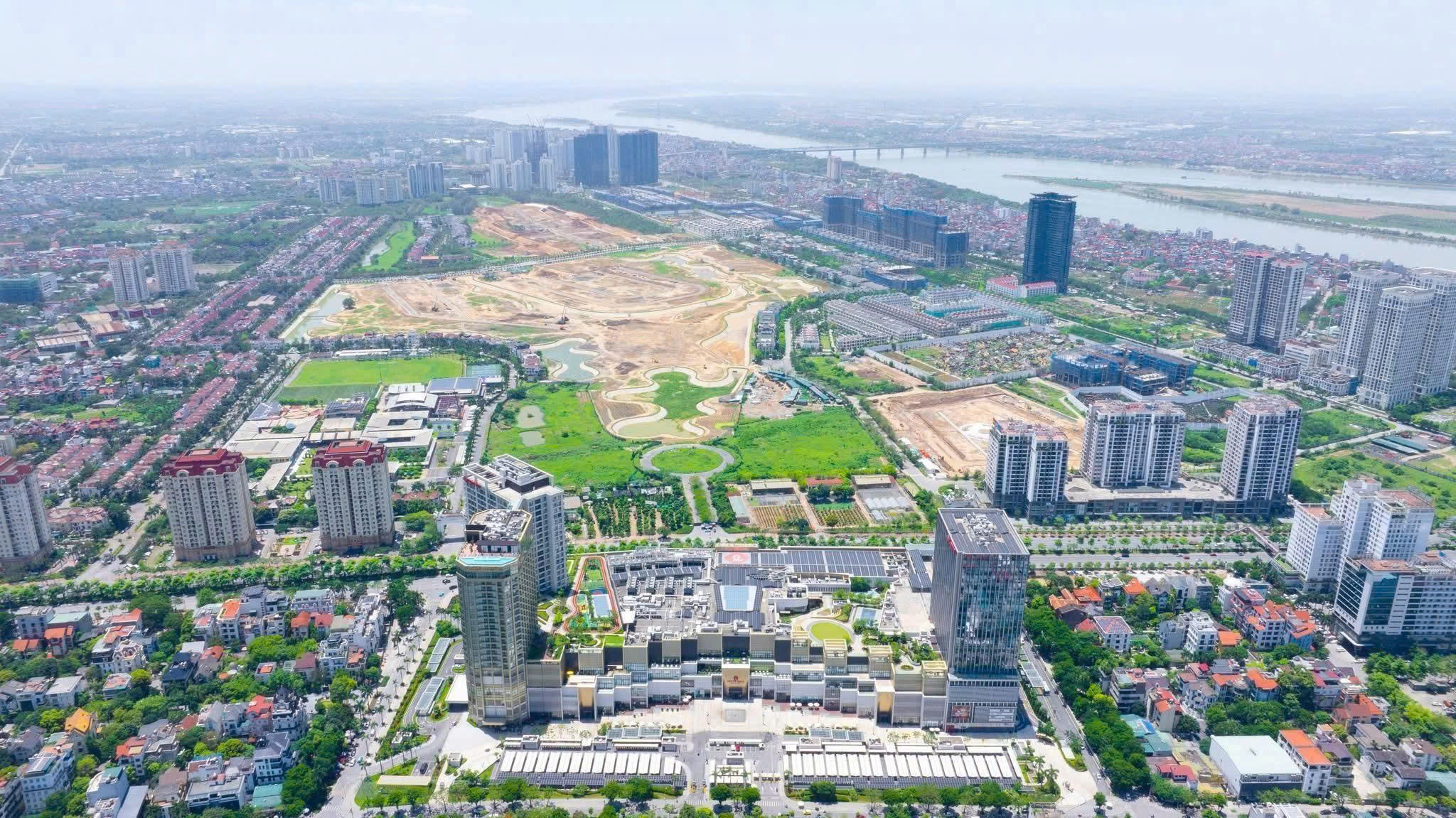 westlake condo: near lotte, ciputra, red river