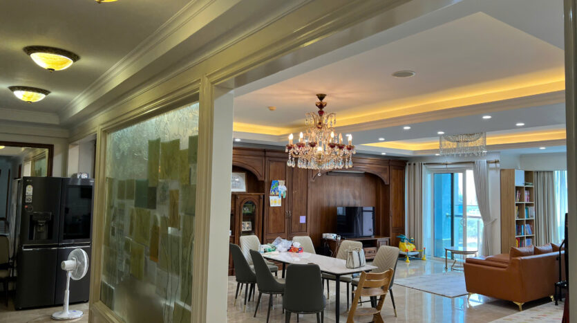 golf view 267m2 apartment for rent in L1 Ciputra (10)