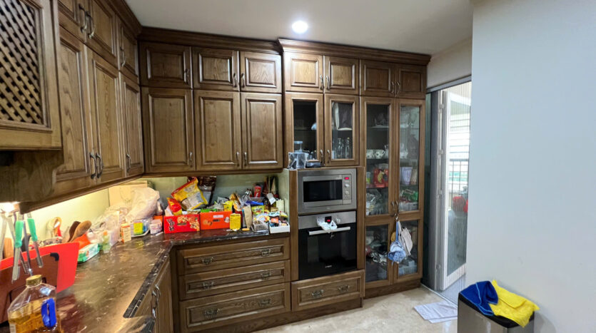 golf view 267m2 apartment for rent in L1 Ciputra (15)