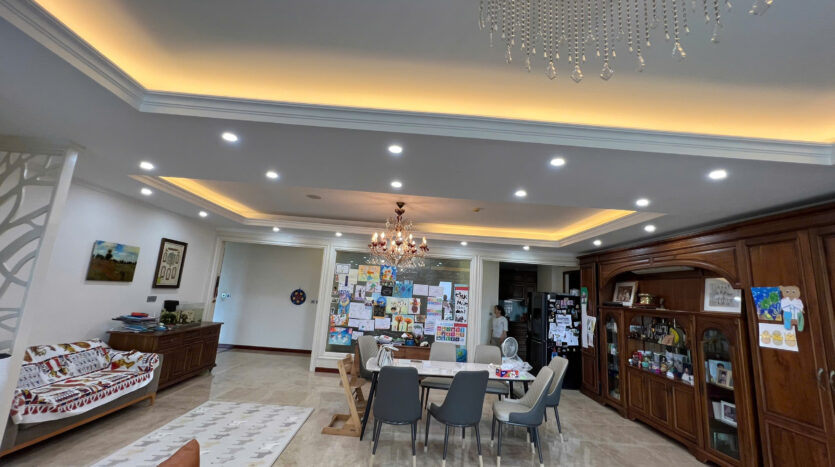 golf view 267m2 apartment for rent in L1 Ciputra (17)