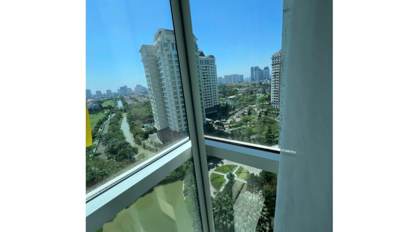 golf view 267m2 apartment for rent in L1 Ciputra (21)