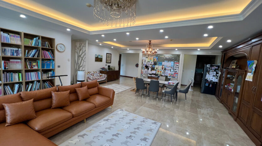 golf view 267m2 apartment for rent in L1 Ciputra (23)