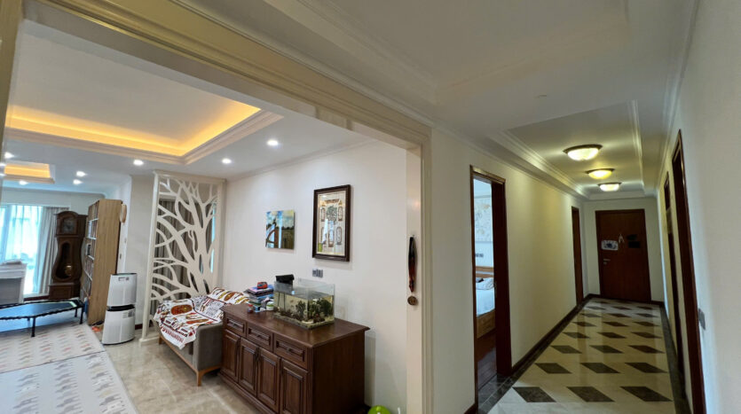 golf view 267m2 apartment for rent in L1 Ciputra (6)