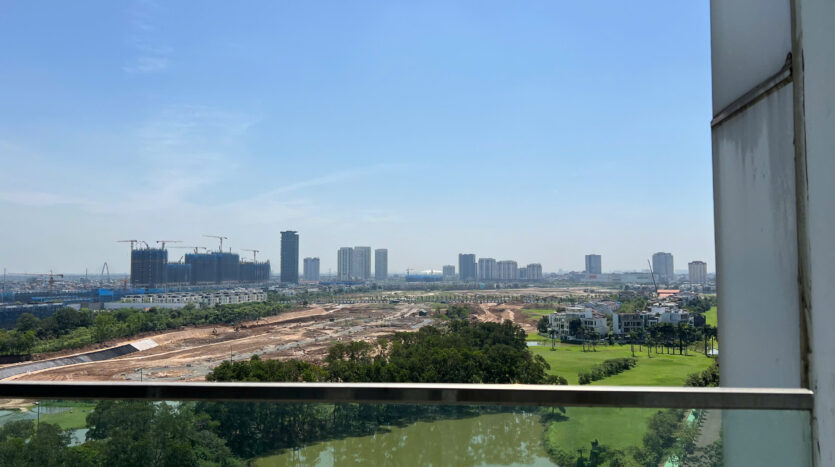 golf view 267m2 apartment for rent in L1 Ciputra (7)