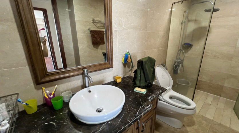 golf view 267m2 apartment for rent in L1 Ciputra (9)