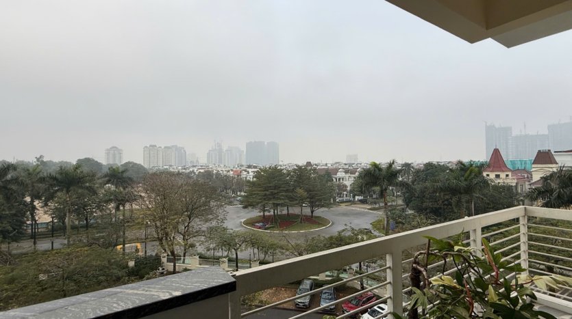 3 bedroom plus apartment for rent in e4 ciputra (10)