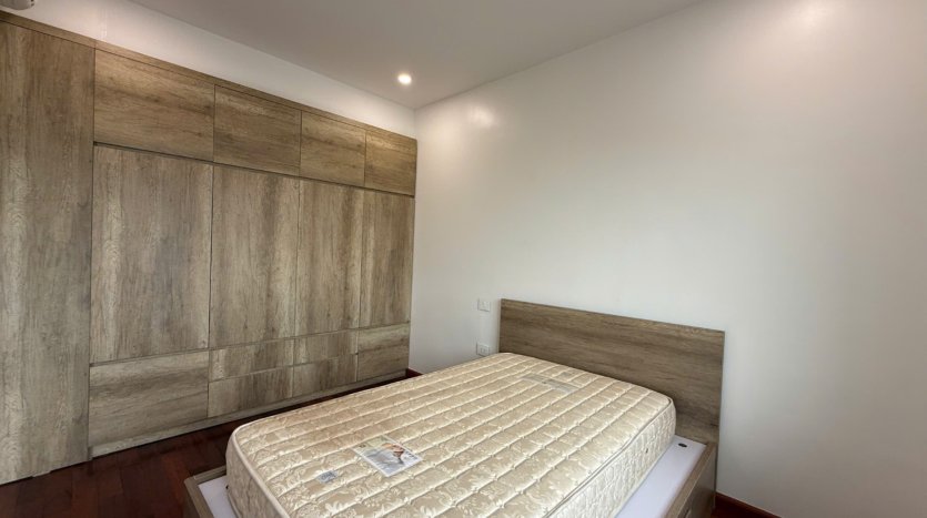 3 bedroom plus apartment for rent in e4 ciputra (20)