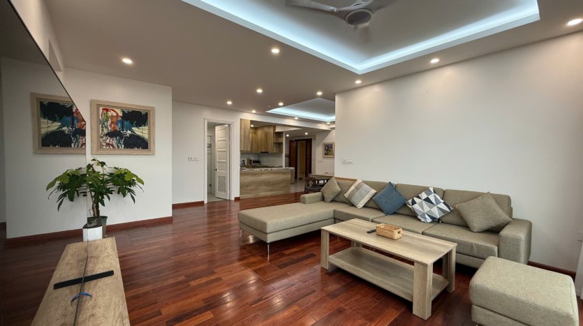 3 bedroom plus apartment for rent in e4 ciputra (3)