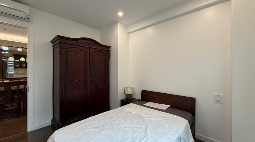 cheap but nice 3BR + apartment for rent in e5 ciputra (10)