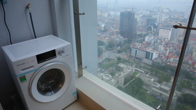 lake view 2br apartment on high floor in m2 metropolis (2)