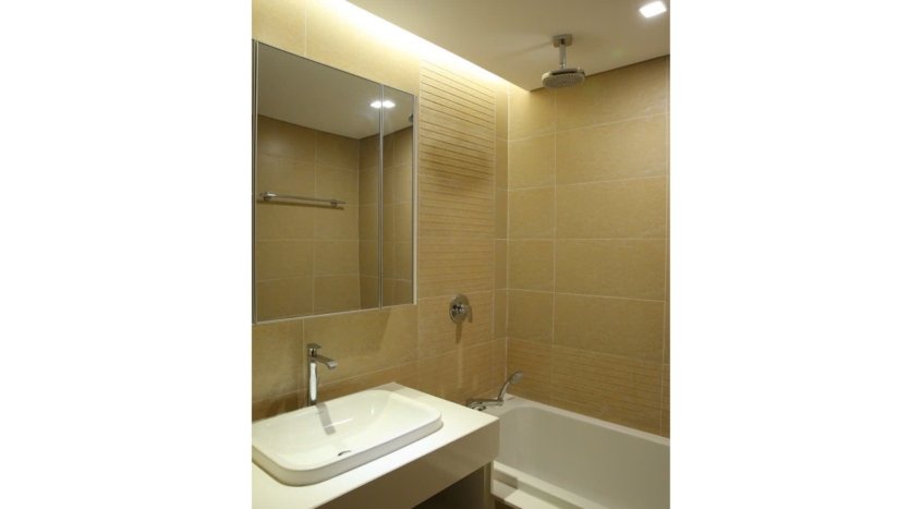 lake view 2br apartment on high floor in m2 metropolis (3)