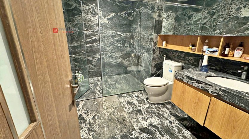 cheap but huge 3 bedroom apartment for rent in udic westlake (5)