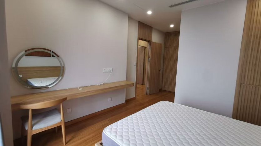 corner 3BR apartment in The Zei with lake view (9)