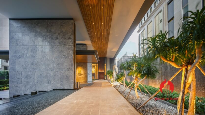 high end 3 bedroom apartment for sale in downtown saigon (10)