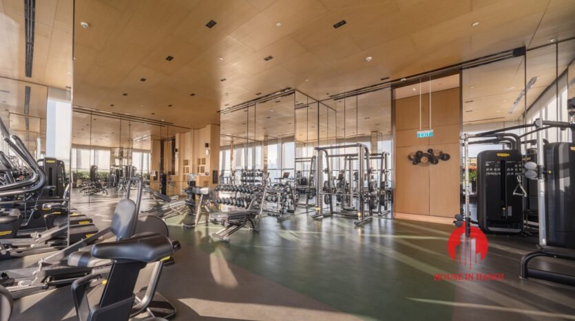 high end 3 bedroom apartment for sale in downtown saigon (12)