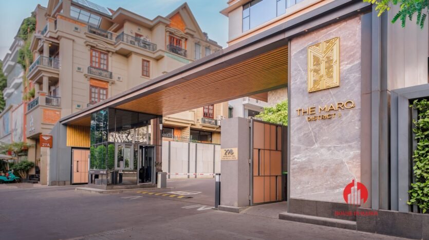 high end 3 bedroom apartment for sale in downtown saigon (5)