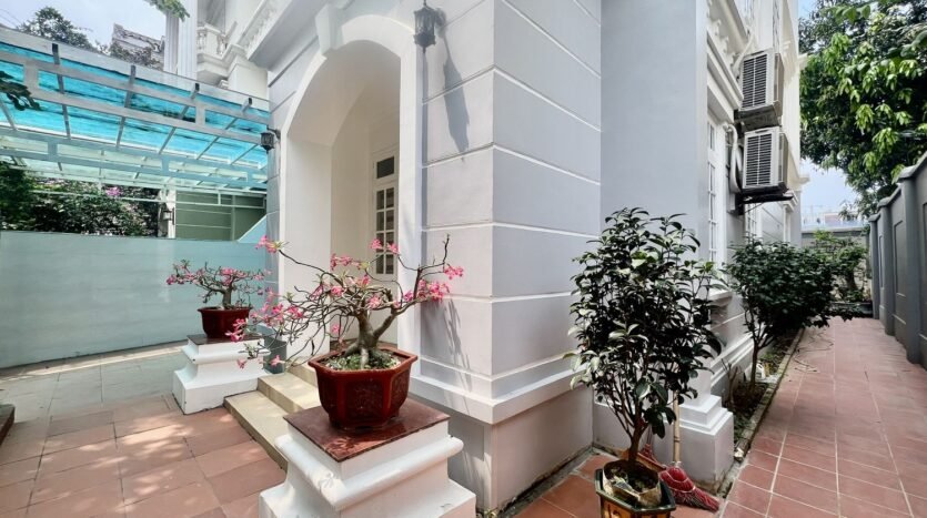 villa for rent in ciputra near international schools (14)