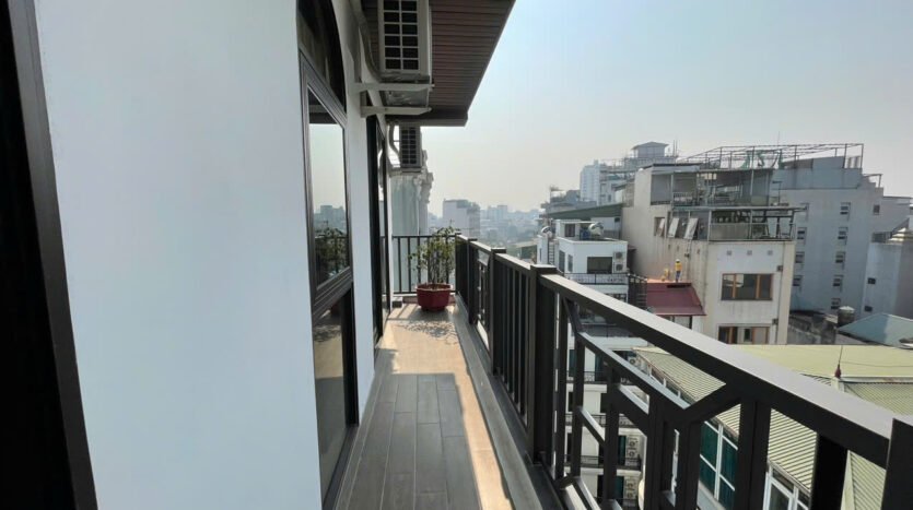 big lake view apartment for rent in truc bach (11)
