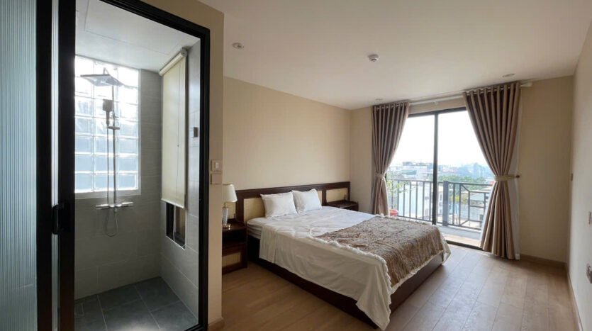 big lake view apartment for rent in truc bach (26)