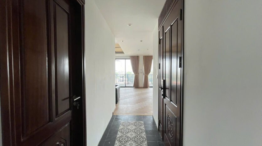 big lake view apartment for rent in truc bach (37)