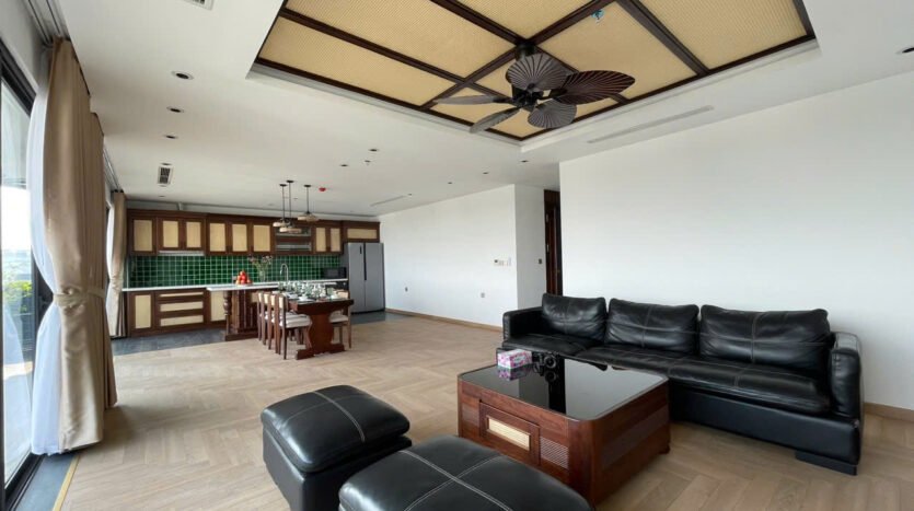 big lake view apartment for rent in truc bach (4)