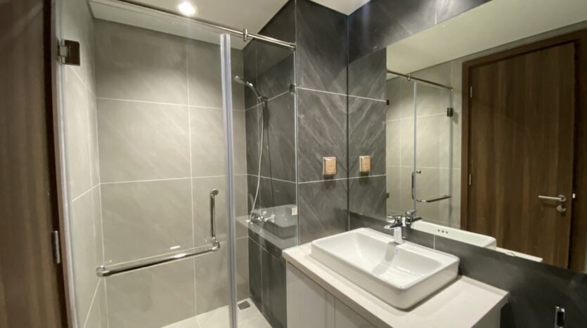 cozy & modern 3 bedroom apartment for rent in Mipec Rubik 360 Hanoi (23)