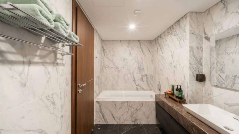 gorgeous river view apartment for sale in sunshine golden river ciputra hanoi (10)