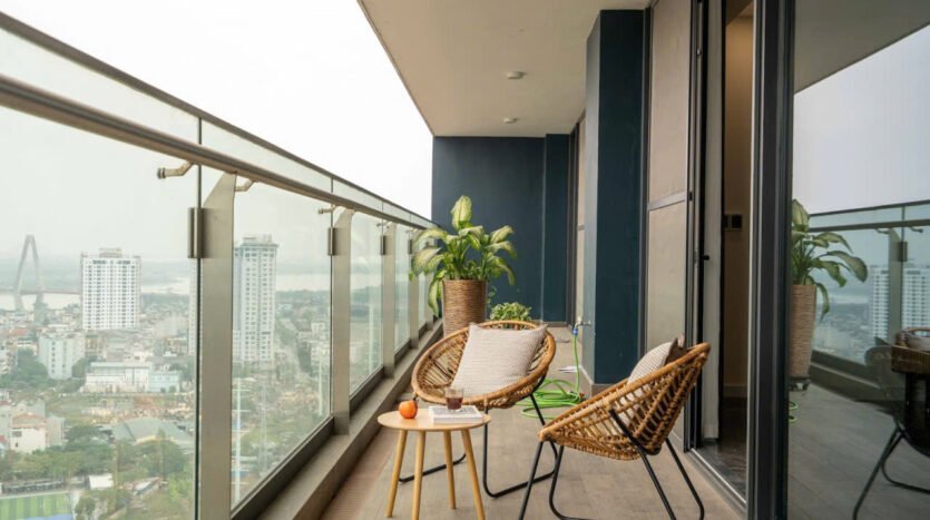 gorgeous river view apartment for sale in sunshine golden river ciputra hanoi (3)
