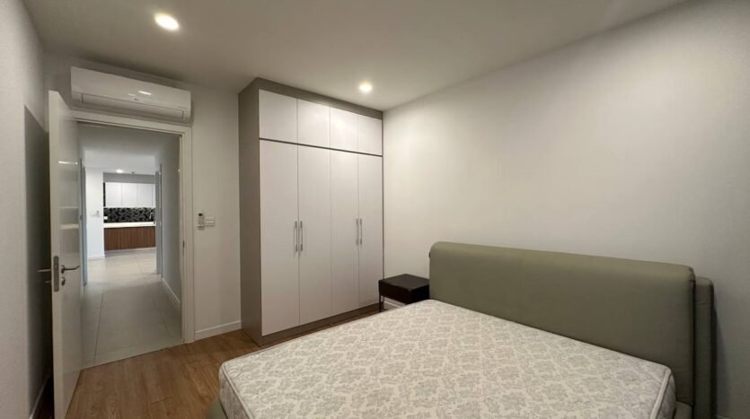 lake view 3 bedroom apartment for sale in kosmo tay ho (10)