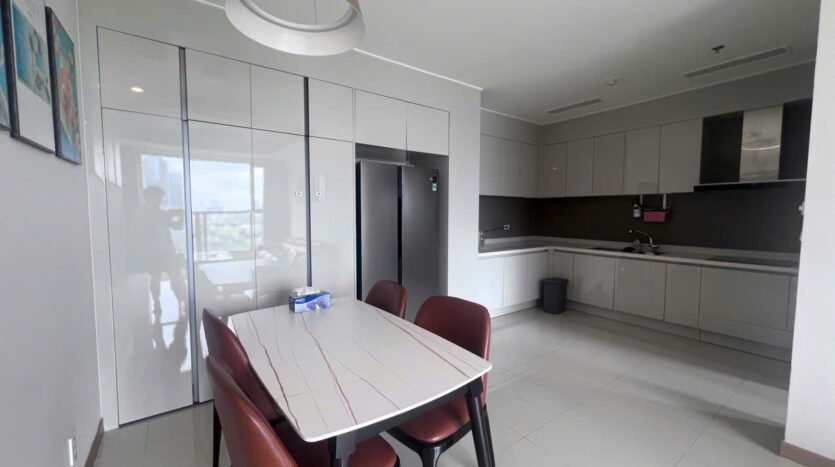 2 bedroom apartment with city view for rent in starlake (4)