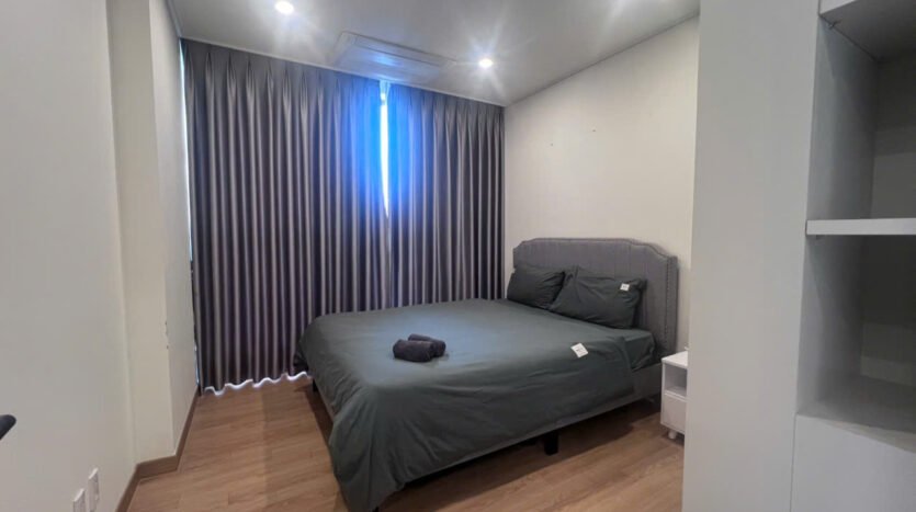 2 bedroom apartment with city view for rent in starlake (8)