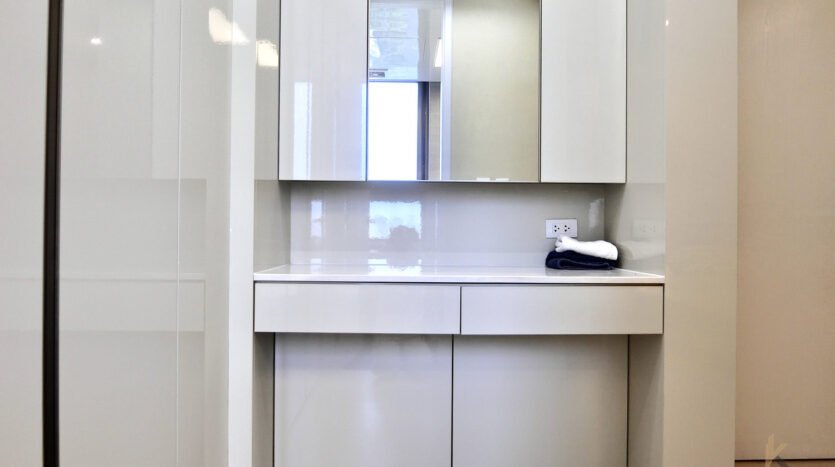 modern 3 bedroom apartment with city view in starlake hanoi (22)