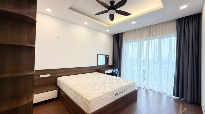 cheap but decent apartment for rent in E1 Ciputra (4)