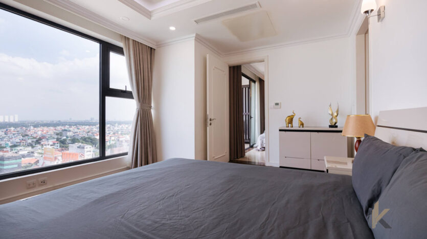 lake view 3 bedroom apartment for sale in le roi soleil quang an (12)