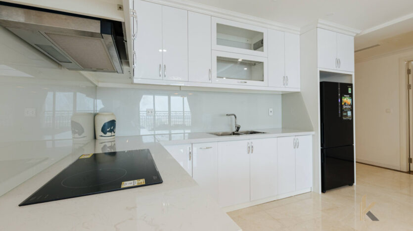 lake view 3 bedroom apartment for sale in le roi soleil quang an (7)