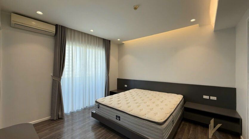 modern apartment after renovation for rent in e1 ciputra (6)